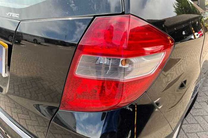 Honda Jazz 1.4 i-VTEC ES 5dr CVT 
