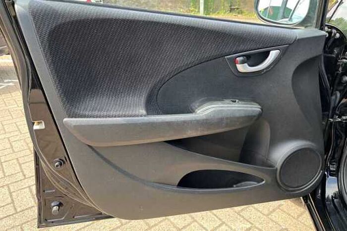 Honda Jazz 1.4 i-VTEC ES 5dr CVT 
